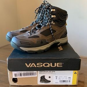 Mens Vasque Breeze AT GTX hiking boots sz 9 new with box